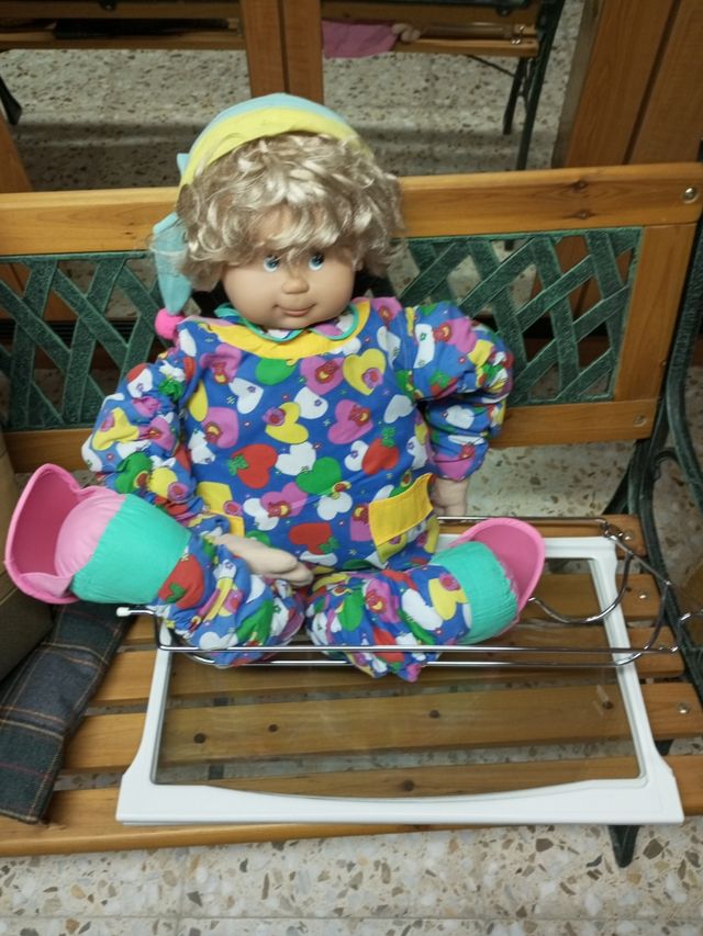 Muñeca compy caritas Famosa