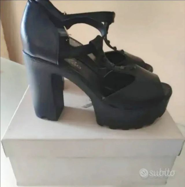 Sandali alti con plateau