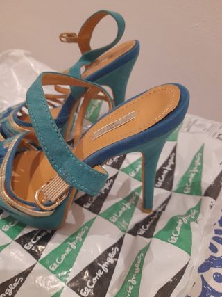 Zapatos eventos tonos azules y dorados