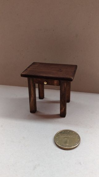 Mini mesita de noche 