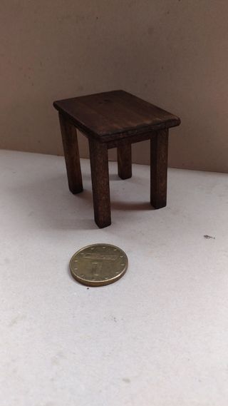 Mini mesita de noche 