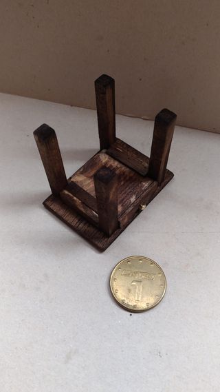 Mini mesita de noche 