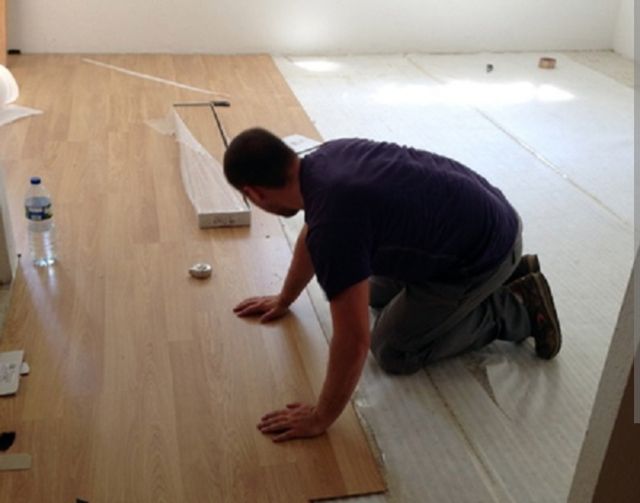 Carpintero montador de parquet