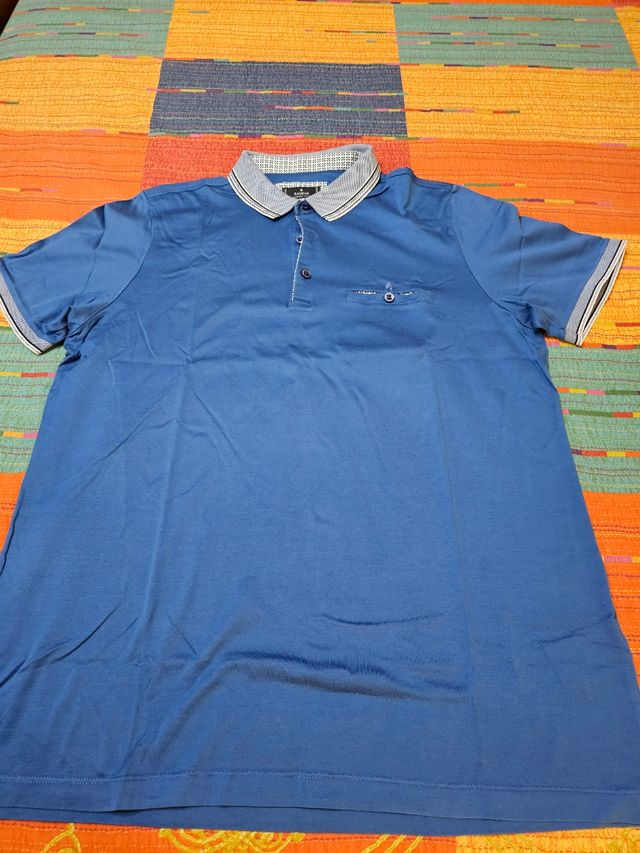 Polo uomo taglia L misura spalle 44 cm.