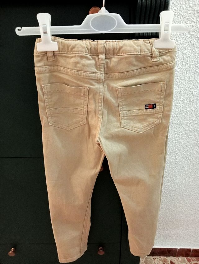 Pantalón Mayoral niño.