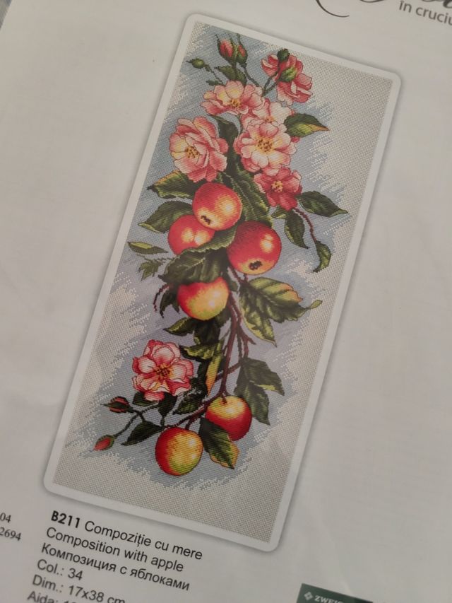 Composition with apple B211 Luca-S