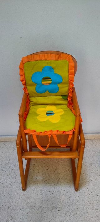 Trona, silla y mesa de niño