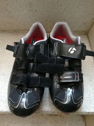 Transporting bicicleta y botas