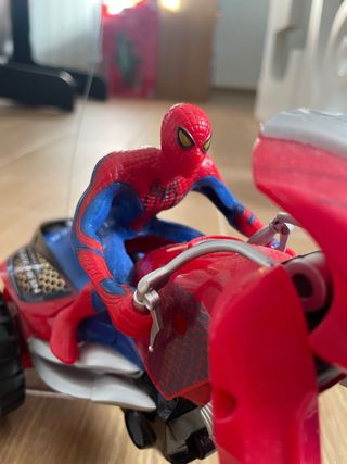 Moto Spiderman teledirigida