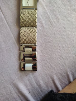 Reloj de muñeca de marca FOSSIL.