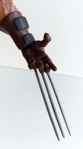 Lobezno 30cm Marvel Legends Icons Toy Biz