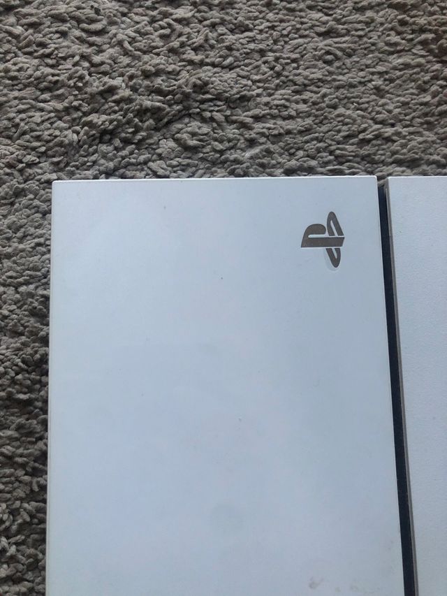 Play station 4 + bateria