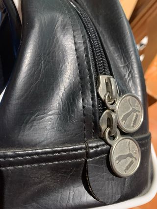 Bolso de mano PUMA estilo bowling. ESTA NUEVO!