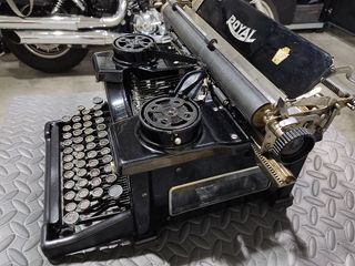 Máquina escribir antigua Royal número 10