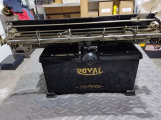 Máquina escribir antigua Royal número 10