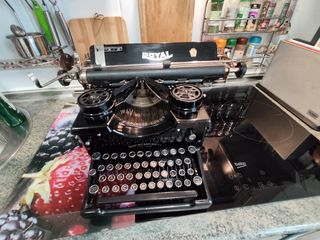 Máquina escribir antigua Royal número 10