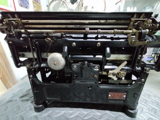 Máquina escribir Hispano-Olivetti