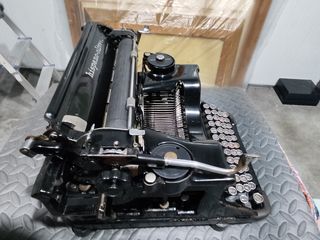 Máquina escribir Hispano-Olivetti