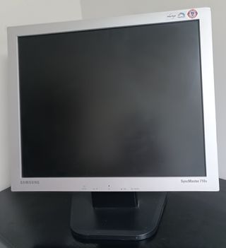 MONITOR SAMSUNG 710V 17" p/piezas (pantalla bien)