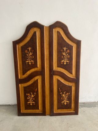 Pareja de puertas de armario o alacena