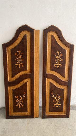 Pareja de puertas de armario o alacena