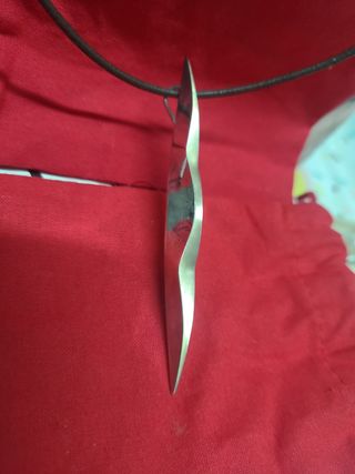 Conjunto de diseño pendientes y collar