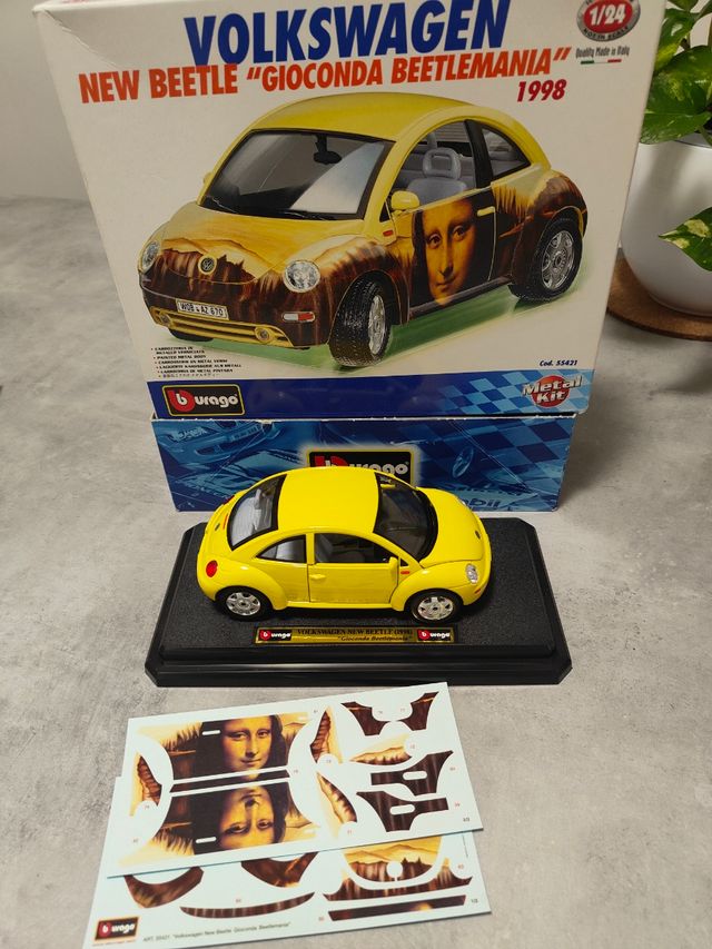 Modello Auto Volkswagen New Beetle
