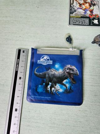 6 dinosauri + bustina Jurassic World + Predasaurs