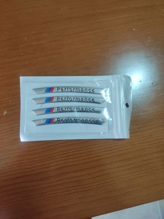 Adhesivos BMW en relieve.