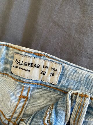 Pantalon vaquero ajustado pull & bear azul