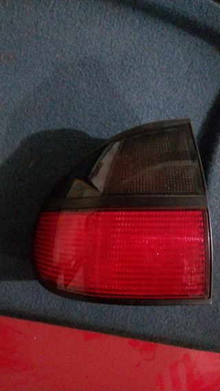 Piloto trasero izquierdo Renault Laguna original