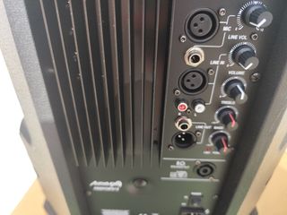 Altavox autoamplificado