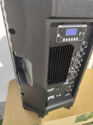 Altavox autoamplificado