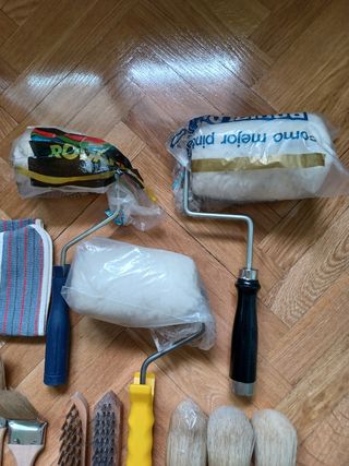 Material pintor, brochas, rodillos..