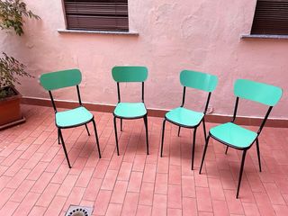 Sedie in formica verdi struttura nera