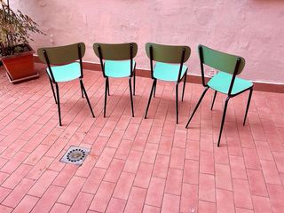 Sedie in formica verdi struttura nera