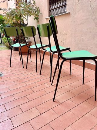 Sedie in formica verdi struttura nera