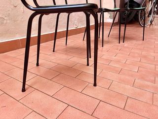 Sedie in formica verdi struttura nera