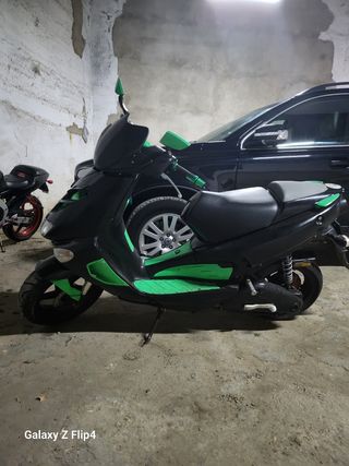 Aprilia sr