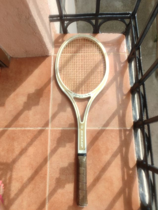 Raqueta de tenis clásica