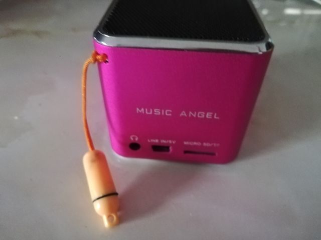 Regalo Altavoz radio portátil para telf. Y ordenad