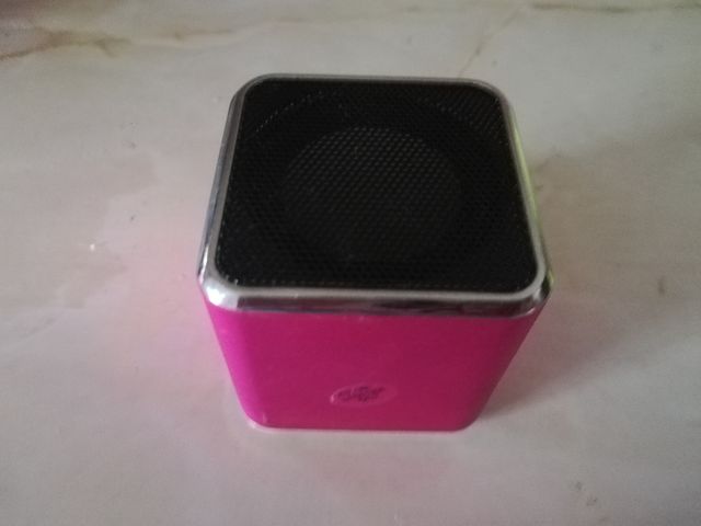 Regalo Altavoz radio portátil para telf. Y ordenad