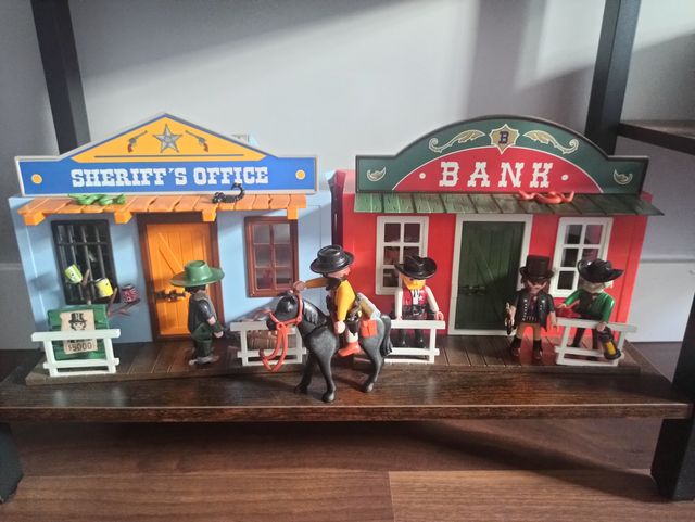 Oficina del sheriff y Banco Playmobil