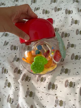 Caja con 5 sonajeros nueva