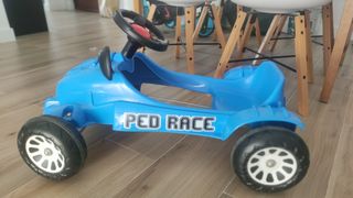 Coche de pedales para 2/3años