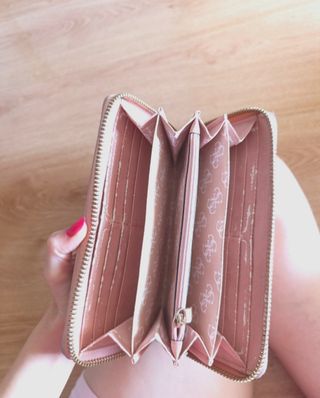 Monedero Guess rosa