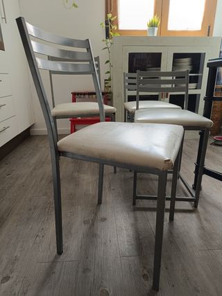 4 sillas de cocina por 28 euros