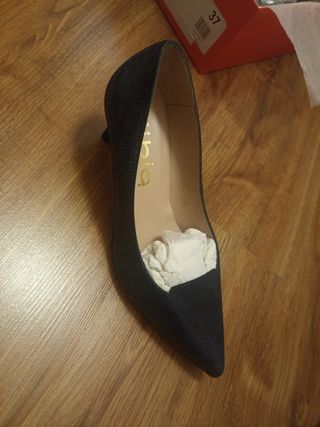 Zapatos nuevos talla 37-38
