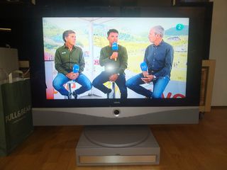 TV LOEWE Spheros 37"