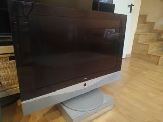 TV LOEWE Spheros 37"